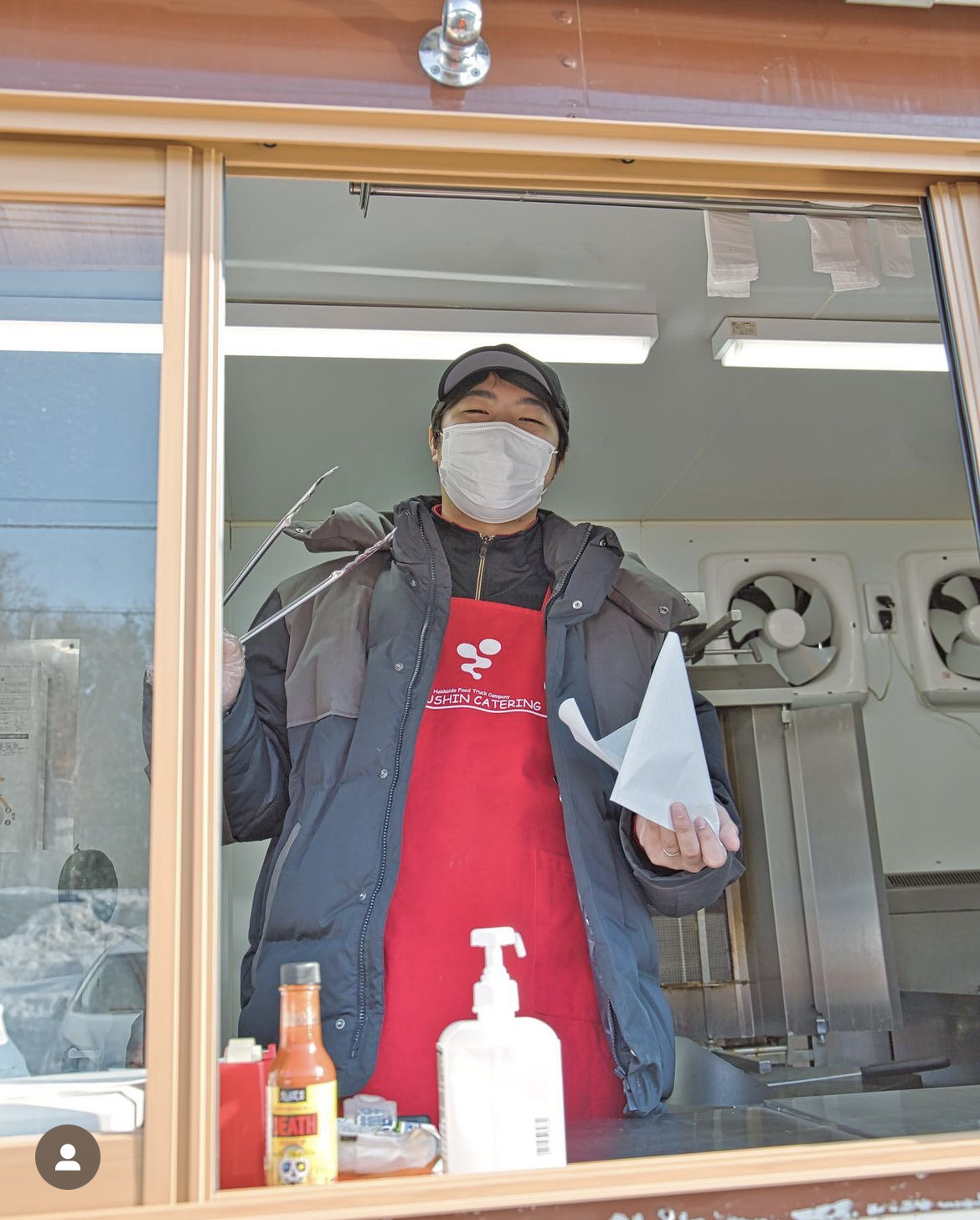 HANABIキッチンカー 営業中 ケバブ販売